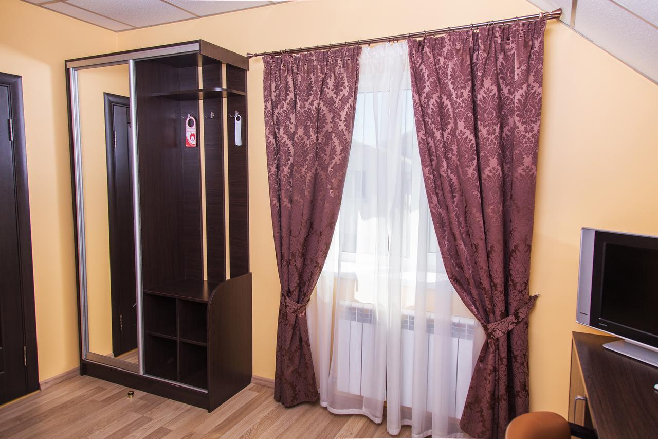 Hotel Fiesta Kiev Chambre photo